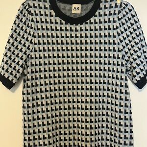 AK Black and White Patterned Top